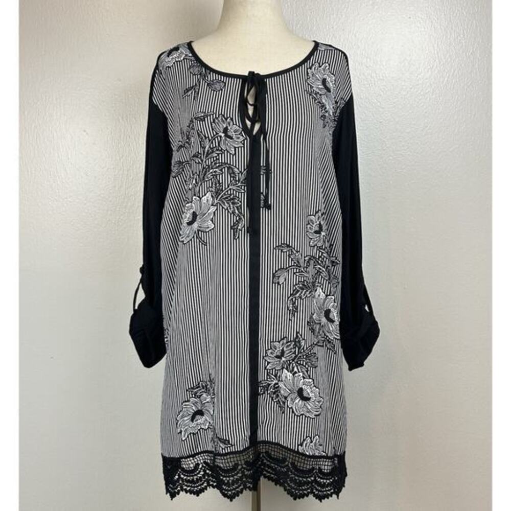 DR2 Daniel Rainn Womens Tunic Top 1X Tie Front Floral Lace Hem‎ Roll Tab Sleeve